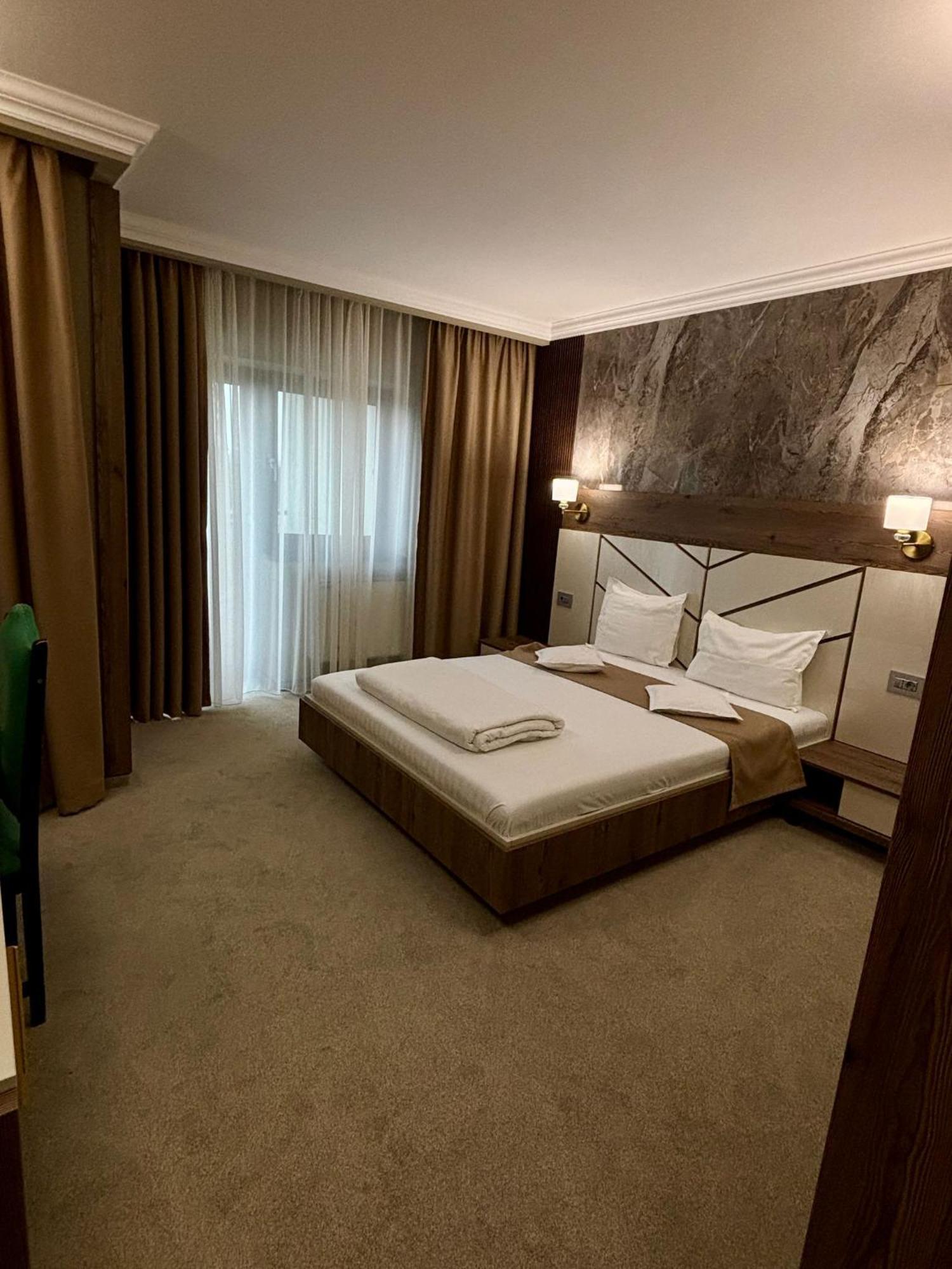 Hotel President Arad Buitenkant foto