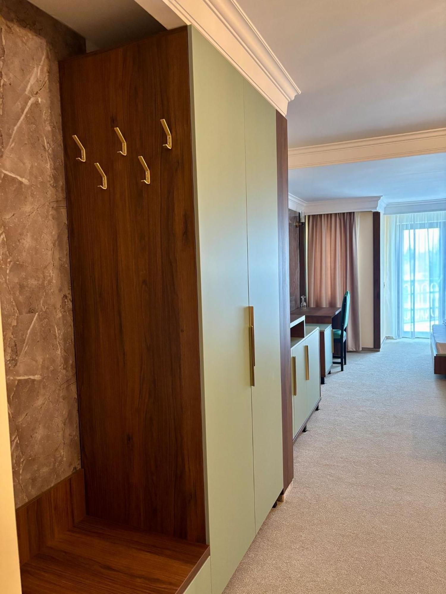 Hotel President Arad Buitenkant foto