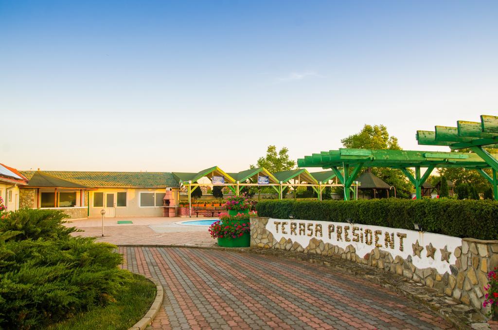 Hotel President Arad Buitenkant foto
