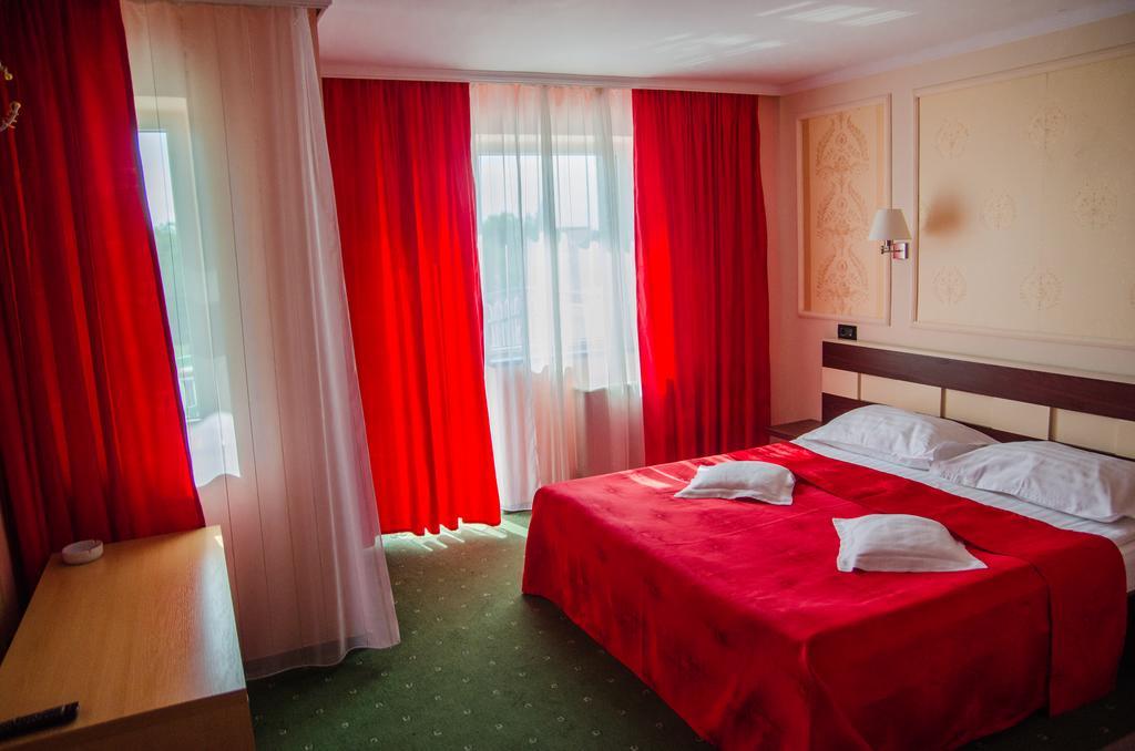 Hotel President Arad Buitenkant foto